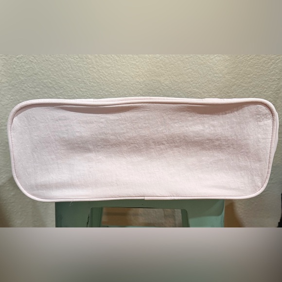 Lululemon Daily Multi-Pocket Tote Bag 20L in the Blissful Pink Frosting Color - Picture 10 of 11